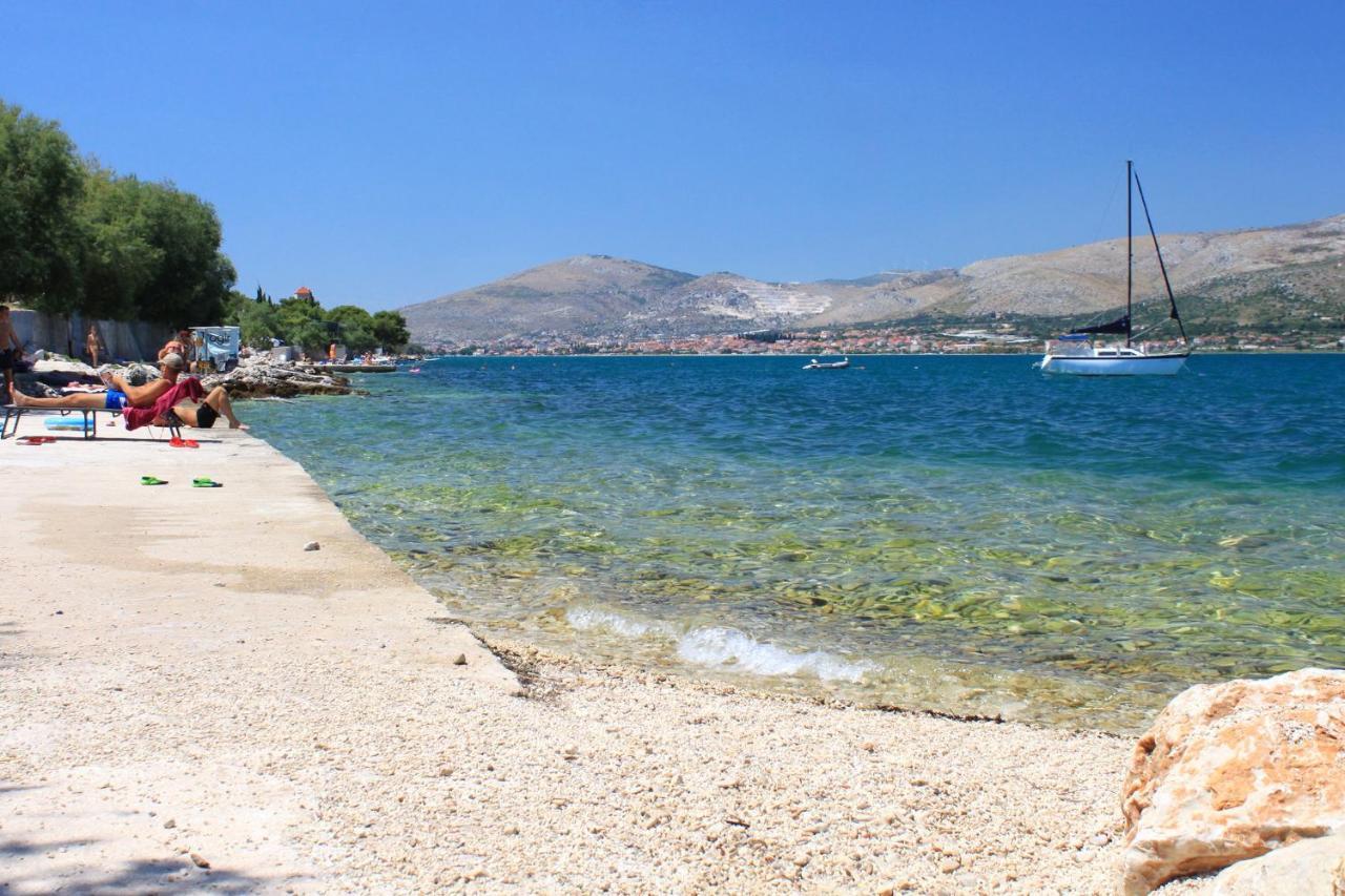 Apartments By The Sea Arbanija, Ciovo - 4320 特罗吉尔 外观 照片