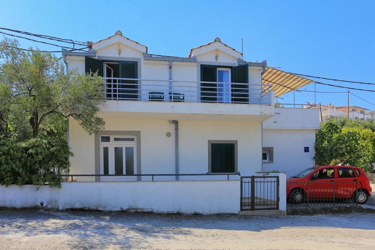 Apartments By The Sea Arbanija, Ciovo - 4320 特罗吉尔 外观 照片