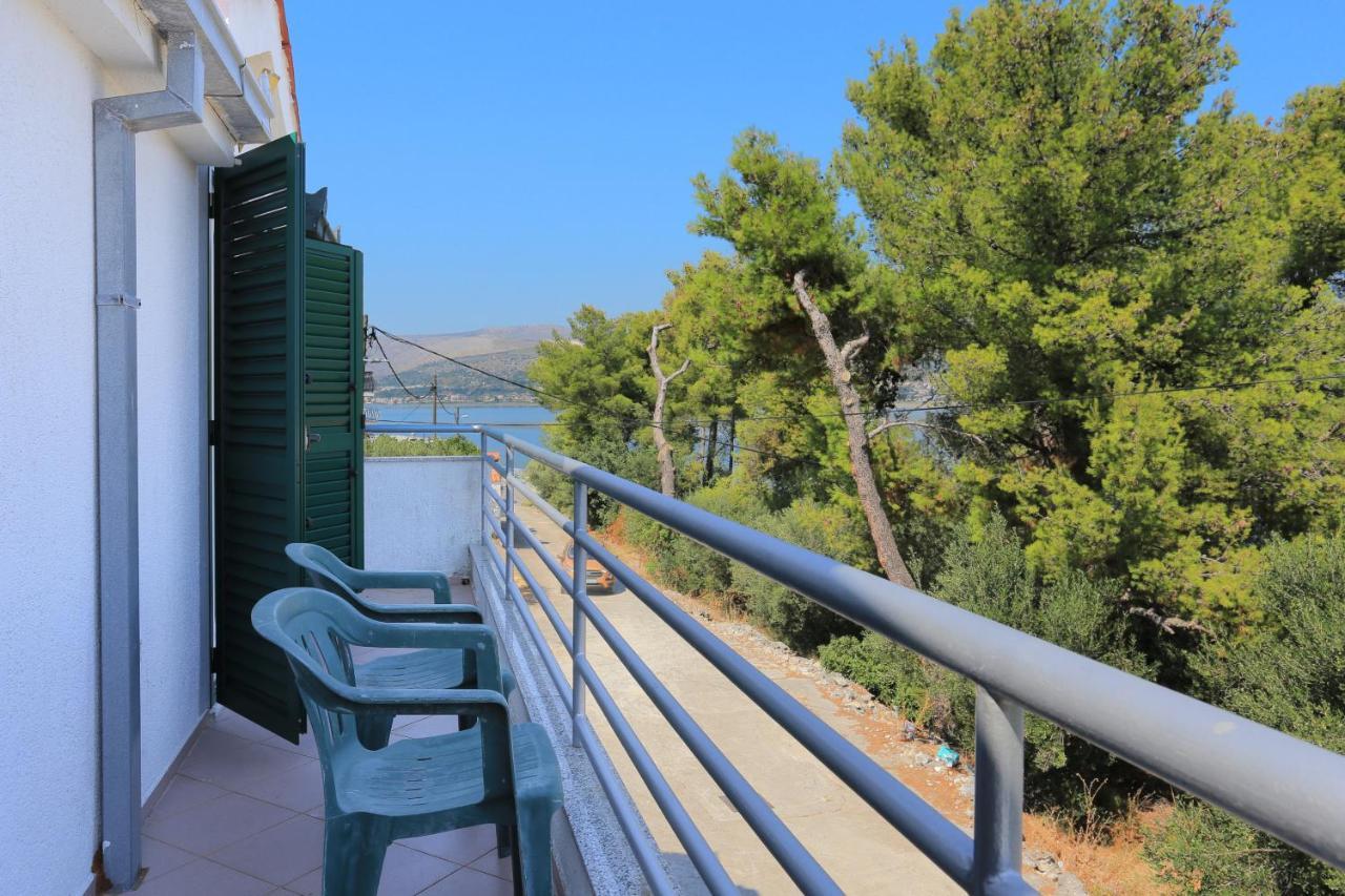 Apartments By The Sea Arbanija, Ciovo - 4320 特罗吉尔 外观 照片