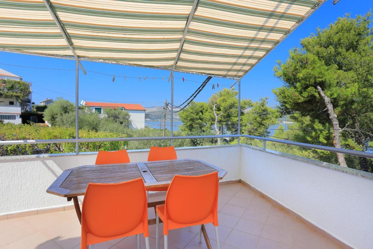 Apartments By The Sea Arbanija, Ciovo - 4320 特罗吉尔 外观 照片